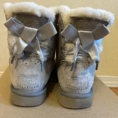 UGG グレー ムートンブーツ リボン付き