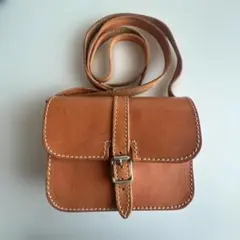 革製ショルダーバッグ