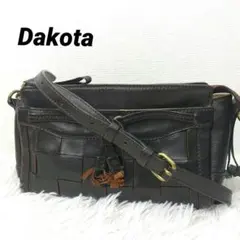 Dakota　ダコタ　ショルダーバッグ　イントレチャート　本革　チャーム付き