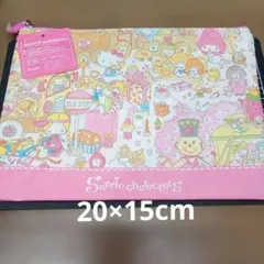 サンリオキャラクターズフラットポーチ 20×15cm　レトロラッピングペーパー柄
