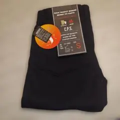 黒 スキニーパンツ