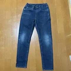 断捨離中！9月限定価格！UNIQLOスリムフィット ダークブルージーンズ 140