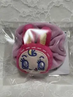 ナルミヤキャラクターズマスコット付きシュシュ　ベリエちゃん