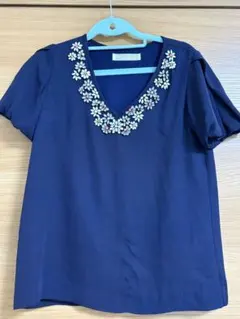 Christy ネイビー Vネック 半袖 トップスのサムネイル