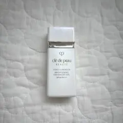 クレドポー ヴォワールルミヌ 下地 SPF38 30mlのサムネイル