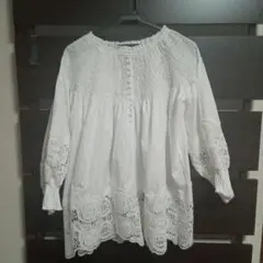 Voie lactee 白レース付きシャツ　M−L プルオーバー、スモック型