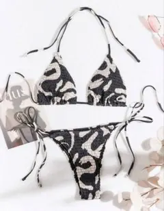 【美品】海外 水着 ビキニ インポート 韓国 黒 アイボリー 三角ビキニ