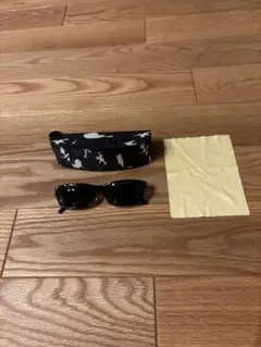 ALPHA INDUSTRIES サングラス ケース付きのサムネイル