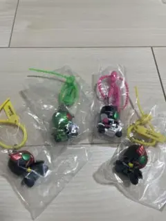 仮面ライダー カプセルトイ　カラフルマルチチャーム 3種(4個)セット
