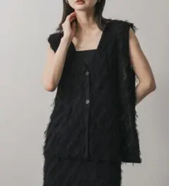 アーバンリサーチ黒ノースリーブベスト