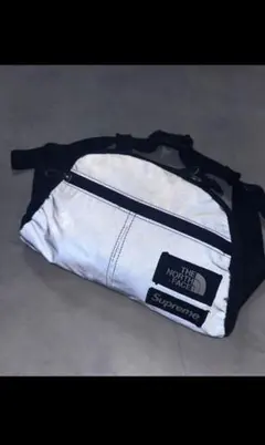 Xmas迄値下げ！Supreme x north faceリフレクタ ショルダー