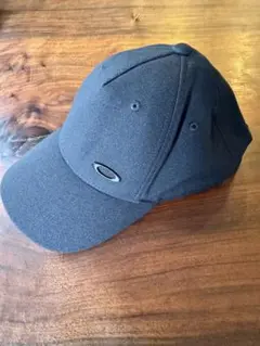 Oakley ブラック キャップ