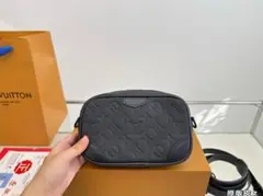 Louis Vuitton ブラック モノグラム ショルダーバッグ