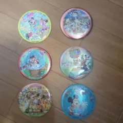 【値下げしました】 ディズニーキャラクター 缶バッジ 6個セット