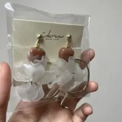 【即購入可】【早い者勝ち】イヤリング ゴールド 花 ハート かわいいのサムネイル