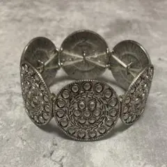 ベルベル族 ハンドメイド フィルグリ シルバー バングル - メルカリ