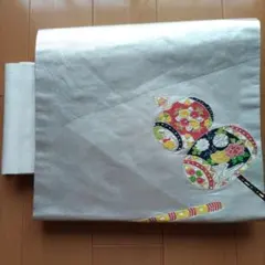 名古屋帯 銀地 鼓文様