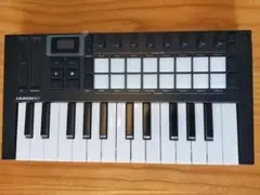Novation Launchkey Mini 25 MK4 MIDIキーボードのサムネイル