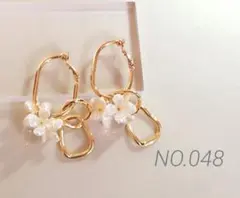 №.048ハンドメイド フープイヤリング ぷっくりつやつや フラワー