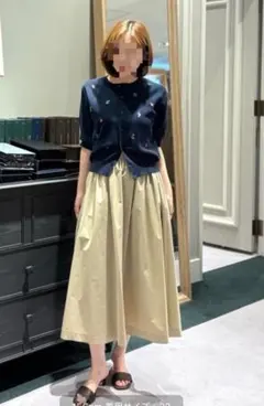 トゥモローランド　ストレッチタフタ ボリュームギャザースカート　フレアスカートのサムネイル
