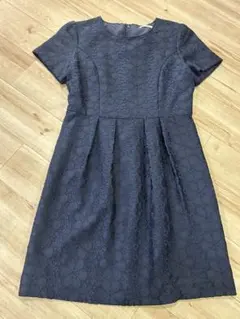 ネイビー　半袖膝丈ワンピース