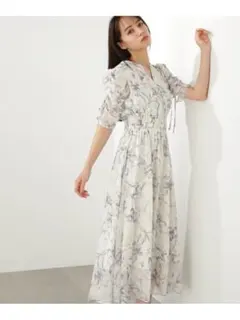 ジルバイジルスチュアート　リリィフラワープリントワンピース　ホワイトのサムネイル