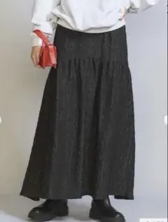 黒　ジャガード フレアスカート