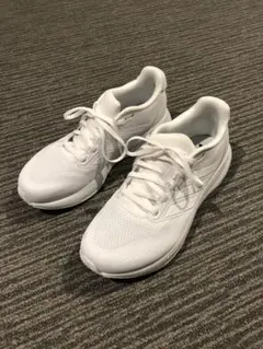 アディダス　スニーカー