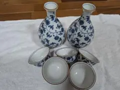 たち吉酒器セット 徳利2つお猪口５個 唐草模様