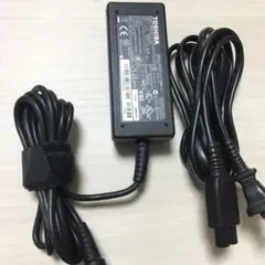 132★TOSHIBA PA3241U-2ACA AC/DCアダプター