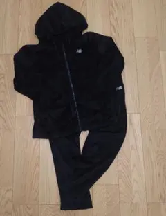 ニューバランス　モコモコジャージ上下　メンズLサイズ　ブラック