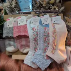 【新品未使用】柄違い　レディースソックス 5足セット 花柄デザイン　18