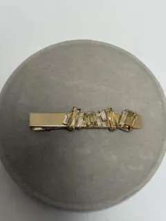 スワロフスキー　金色ヘアピン