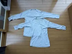 モンベル スーパーメリノウール M.W. Vネックシャツ　2枚セット