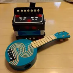 ミニアコーディオン　バンジョー（ウクレレ？） フライングタイガー