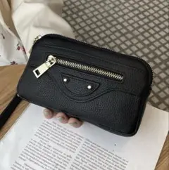 新品未使用 レザー クラッチバッグ ポーチ ブラック 本革