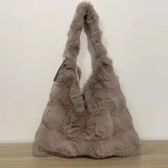 【新品】もこもこファー 三角形 ワンショルダー トートバッグ