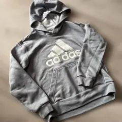 アディダス　adidas グレー パーカー　130cm