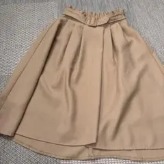 ベージュ フレアスカート ウエストゴム ベルト付きのサムネイル