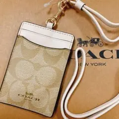 新品❇︎正規品 COACH カードケース ライトカーキ×チョーク シグネイチャー