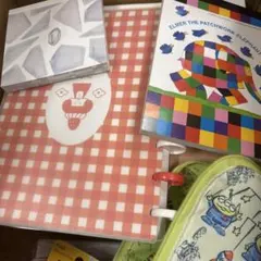 紙物、水彩色鉛筆など