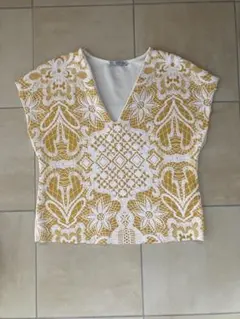 ZARA トップス　Sサイズのサムネイル