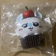 韓国限定　ちいかわ　カップケーキ　フィギュア　モモンガ