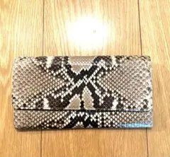 【新品未使用】ヘビ革 二つ折り長財布 カードポケット付き パイソン