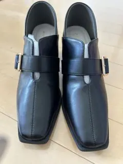 ブラックレザー ストラップシューズ 中ヒール