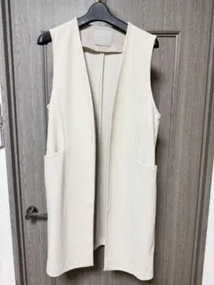 クリーム色 ノースリーブ ベスト