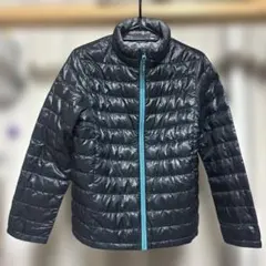 UNIQLO 黒 ライトダウンジャケット 青ファスナー