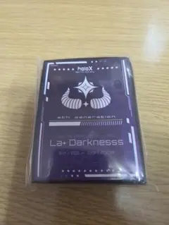 ホロライブ　ラプラスダークネス　ロゴ　スリーブ