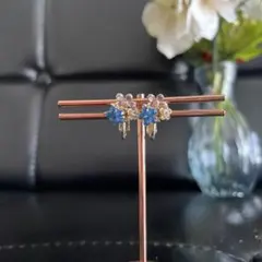 お花モチーフイヤリング　ブルー×パープル×ゴールド
