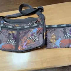 LeSportsac 中型ショルダーバッグ 動物と花のプリント